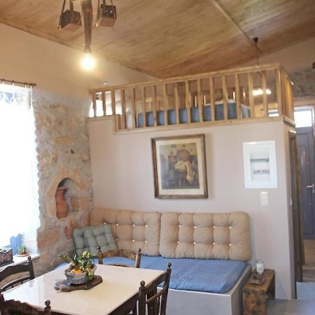 Laini Guest Houses Kouloukouthiana Екстериор снимка