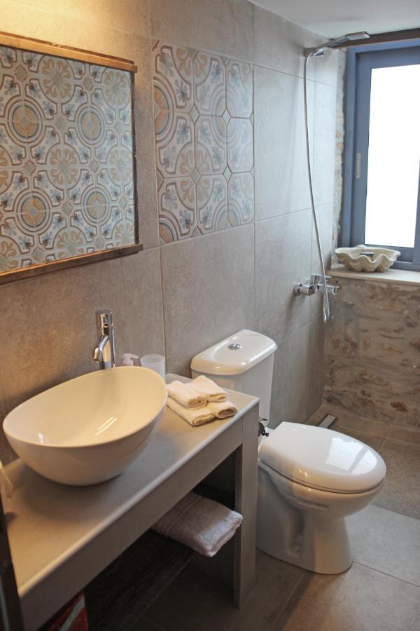 Laini Guest Houses Kouloukouthiana Екстериор снимка