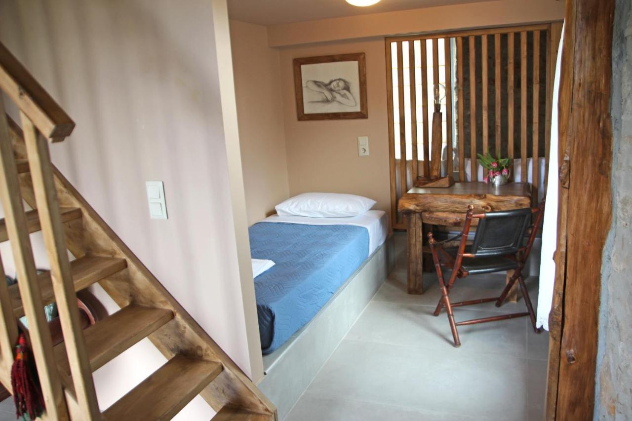 Laini Guest Houses Kouloukouthiana Екстериор снимка